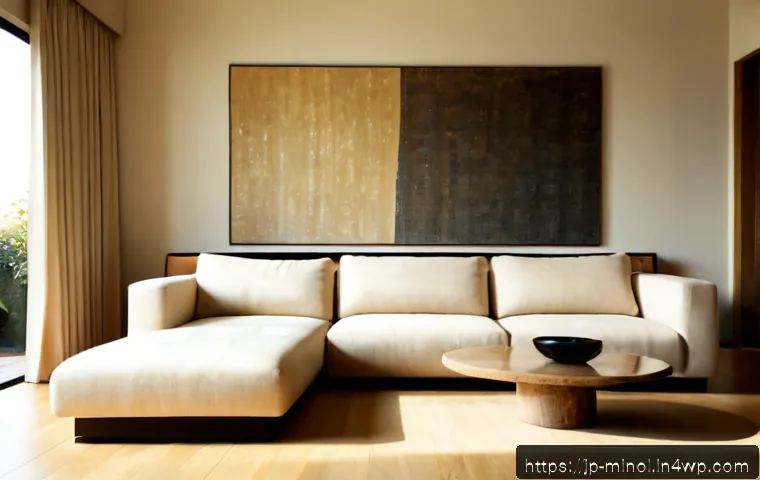 미니멀 인테리어를 위한 고급스러운 느낌 - Photorealistic luxury minimalist living room, warm ivory plaster walls, sculptural cream sofa, singl...
